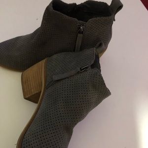 Doice Vita suede leather ankle boots